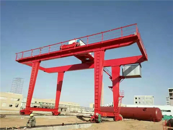 集装箱门式起重机