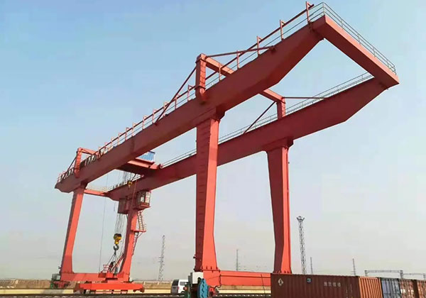 集装箱门式起重机