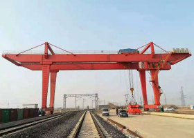 集装箱门式起重机