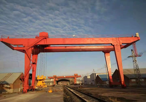 集装箱门式起重机